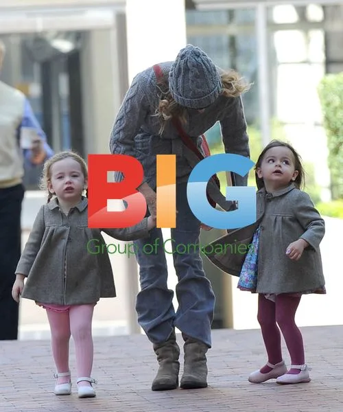 Sarah Jessica Parker Picks Up Twins