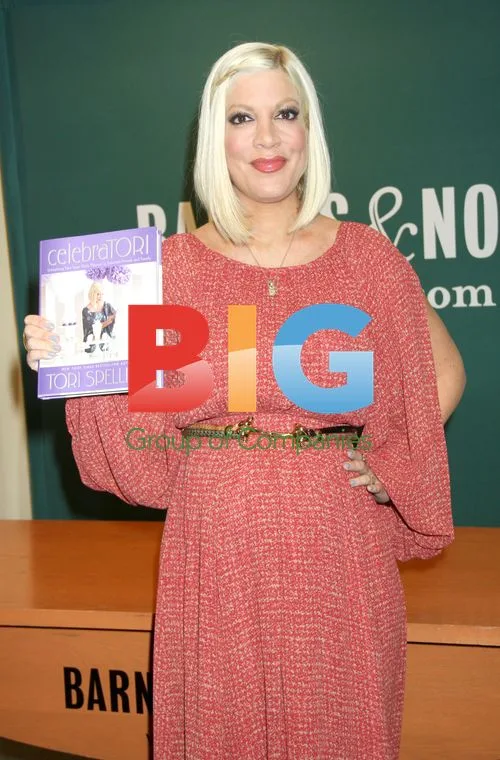 Tori Spelling Book Signing
