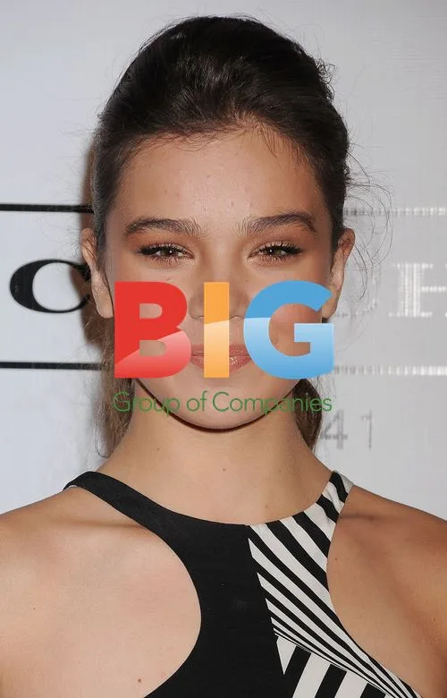 Hailee Steinfeld at Teen Vogue Young Hollywood Party