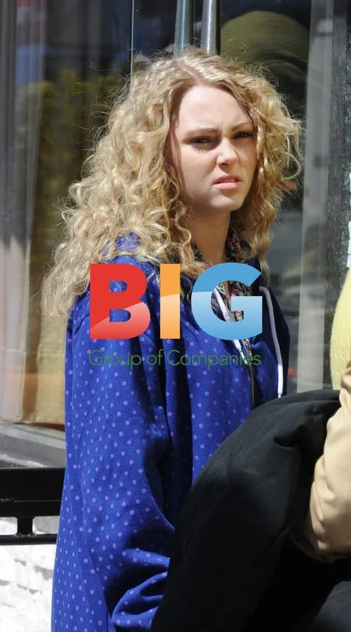 AnnaSophia Robb on The Carrie Diaries set