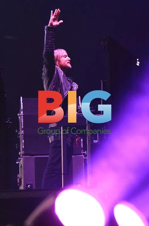 David Guetta Performs in Paris