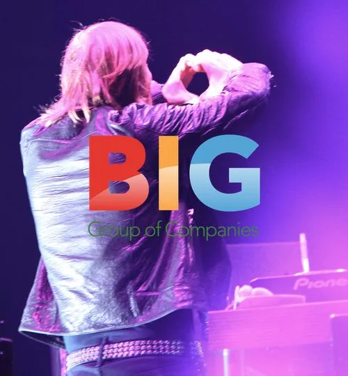 David Guetta Performs in Paris