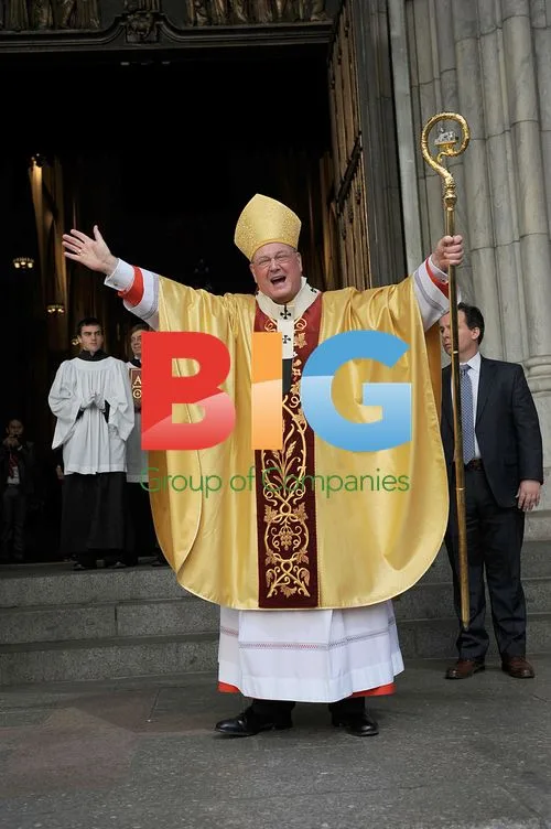 Cardinal Dolan greets Easter worshippers