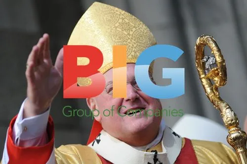 Cardinal Dolan greets Easter worshipers