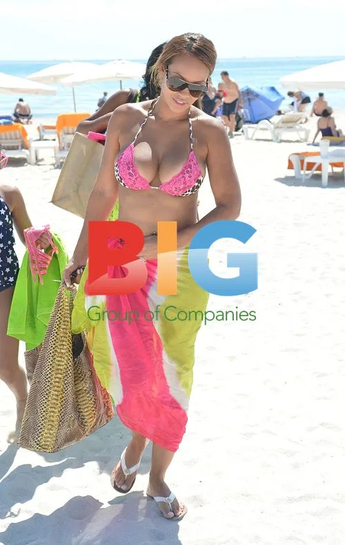 Evelyn Lozada in Pink Bikini at Miami Beach