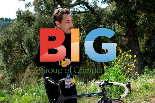 Sarkozy Enjoying Bike Ride in French Riviera