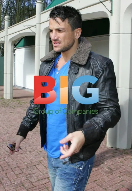 Peter Andre Unveils Mr. Rocky Wall