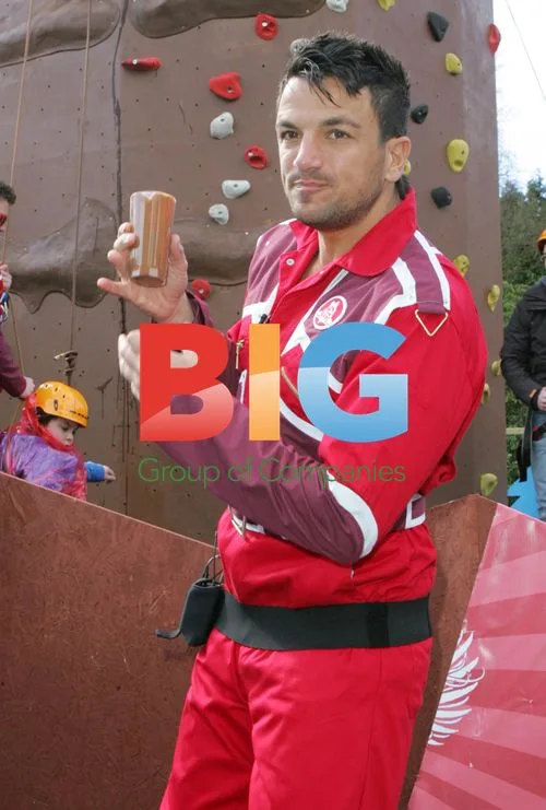 Peter Andre Unveils Mr. Rocky Wall
