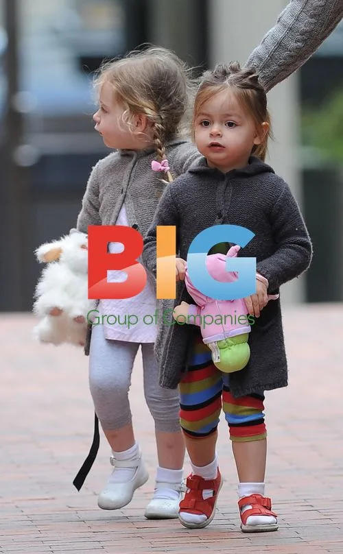Marion, Tabitha and Sarah Jessica Parker Leave School