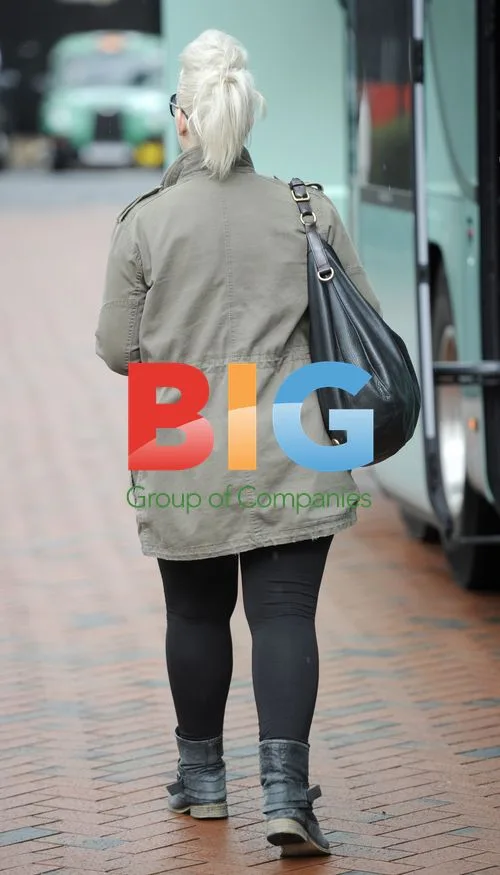Steps band members leaving hotel