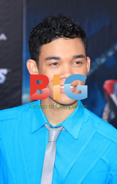Roshon Fegan at Avengers Premiere