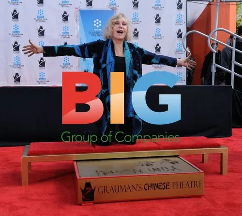 Kim Novak hand & footprint ceremony at TCM Classic Film Festival