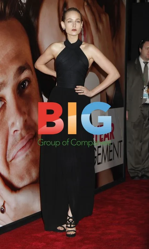 LeeLee Sobieski at "Five-Year Engagement" Premiere