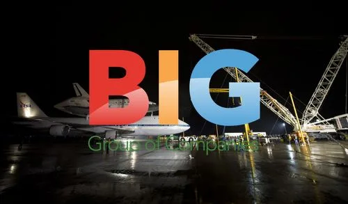 NASA Shuttle Discovery Demate at Dulles Airport