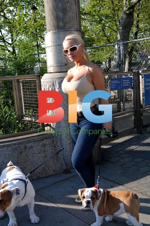 Coco Austin takes dogs to NYC park