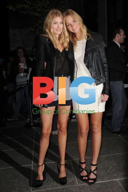 Doutzen Kroes & Erin Heatherton at 'The Lucky One' Screening