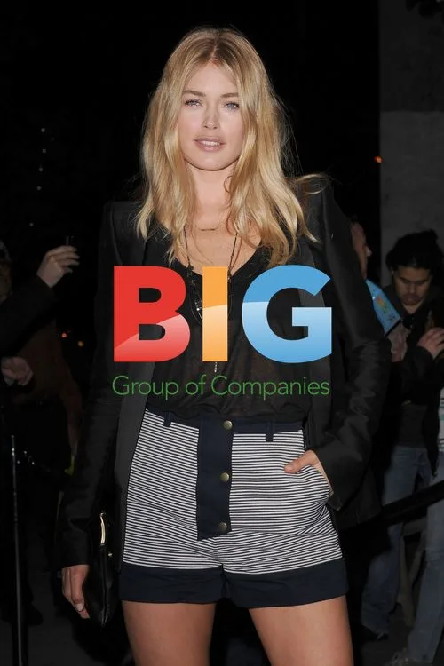 Doutzen Kroes arrives to 'The Lucky One' screening