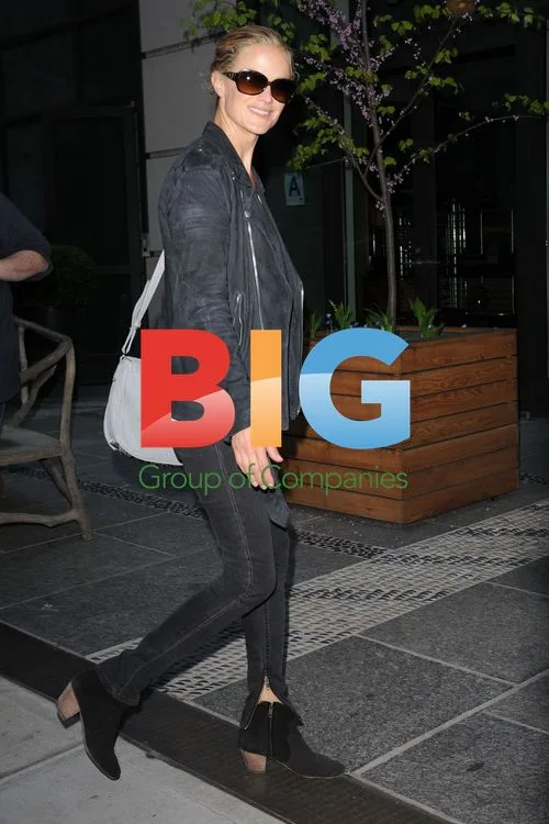 Caroline Murphy at 'The Lucky One' screening