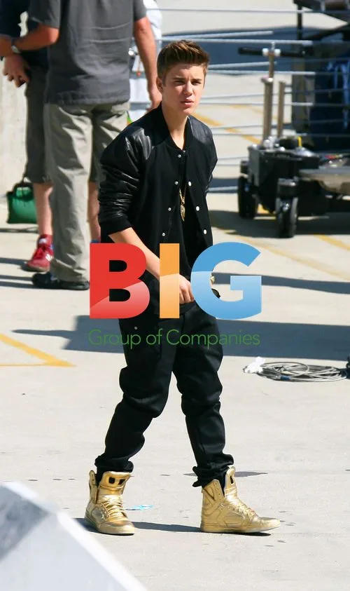 Justin Bieber filming music video