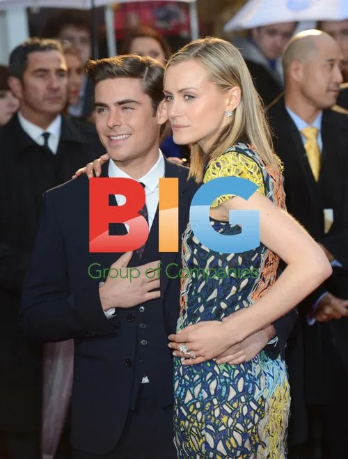 Taylor Schilling & Zac Efron at 'The Lucky One' Premiere