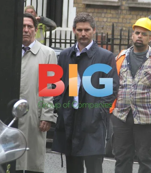 Eric Bana and Ciaran Hinds on Thriller Set