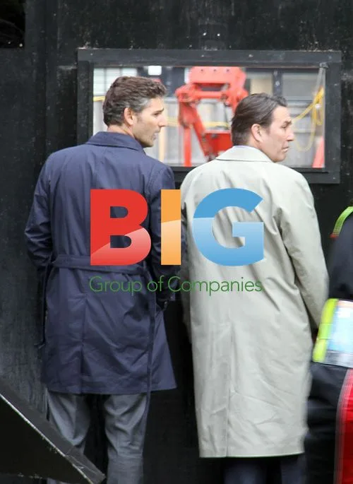 Eric Bana and Ciaran Hinds on Thriller Set