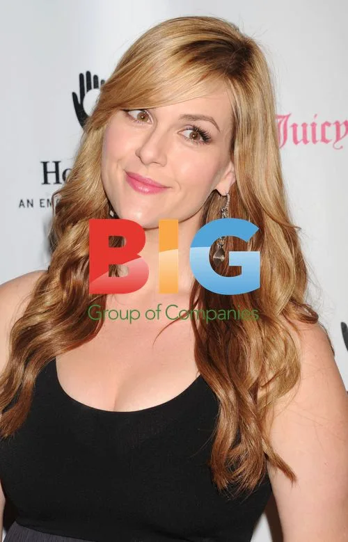 Sara Rue at The Hooray for Hollygrove event