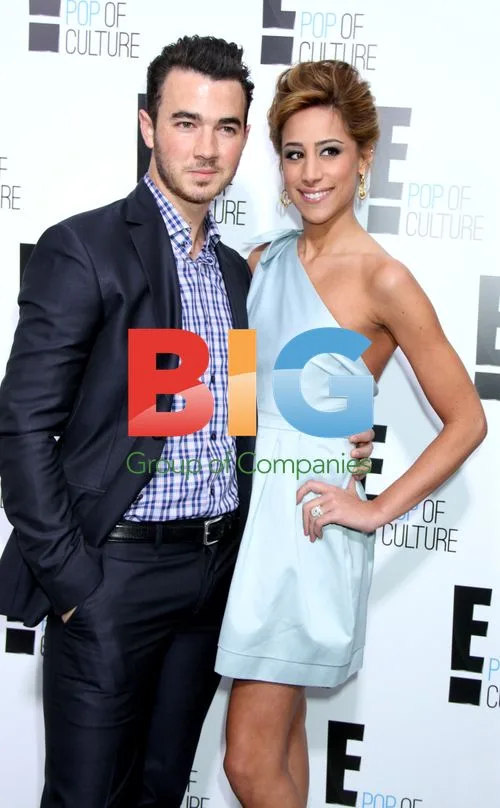 Kevin Jonas, Danielle Jonas at E!'s 2012 Upfront