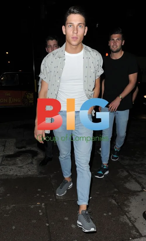 Joey Essex Performs Card Trick