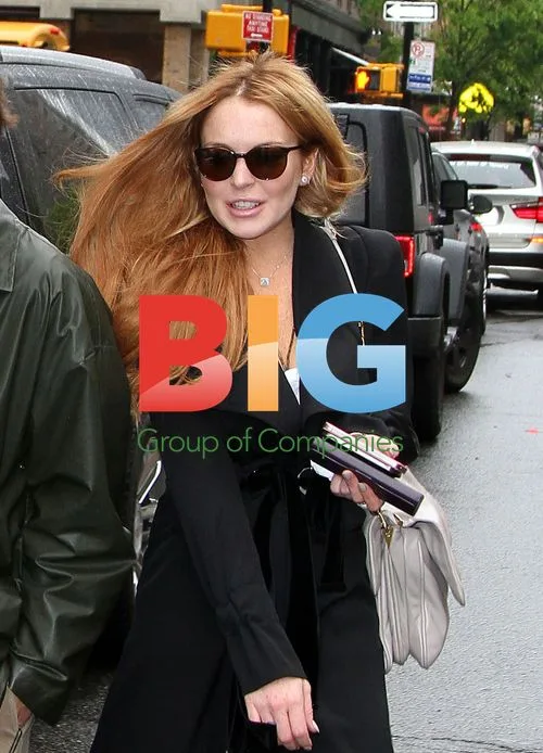 Lindsay Lohan Leaving Hotel in NYC