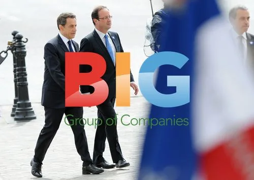 Hollande and Sarkozy at WWII Victory Ceremony