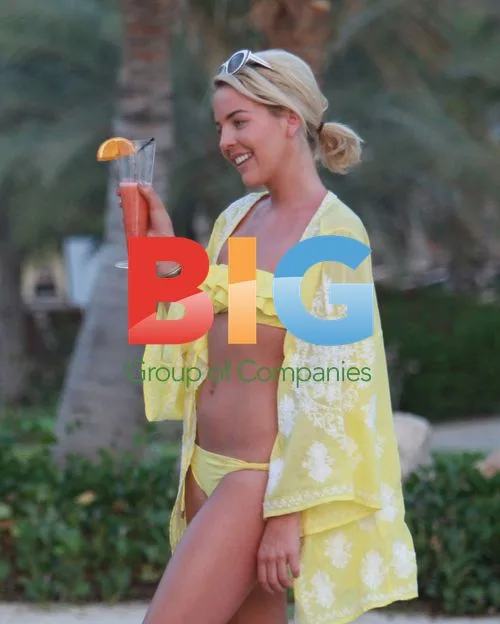 Lydia Bright Relaxes in Dubai