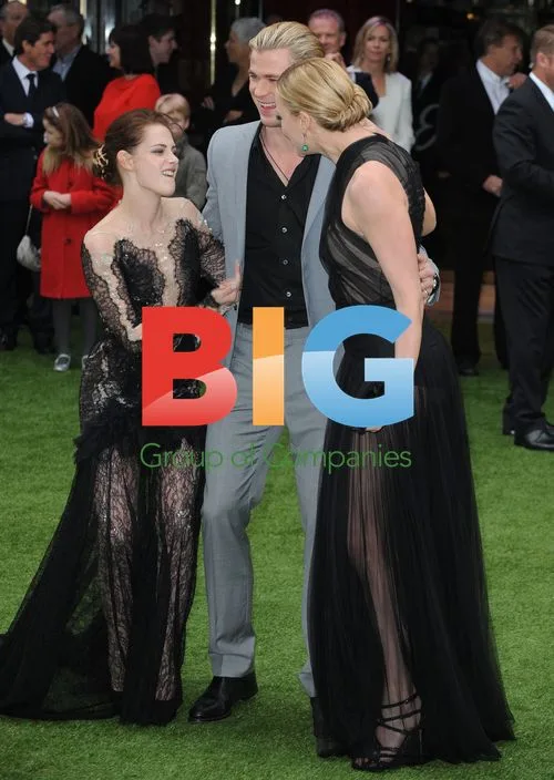 Kristen, Chris and Chalize at Snow White Premiere