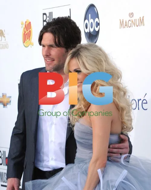 Mike Fisher and Carrie Underwood at 2012 Billboard Music Awards