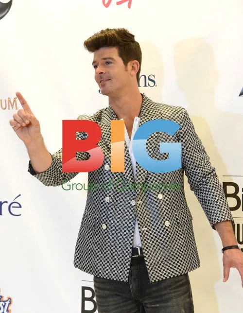 Robin Thicke at 2012 Billboard Music Awards