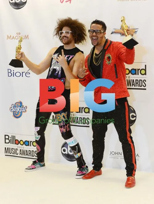 LMFAO Duo Accepts Top Duo/Group Award