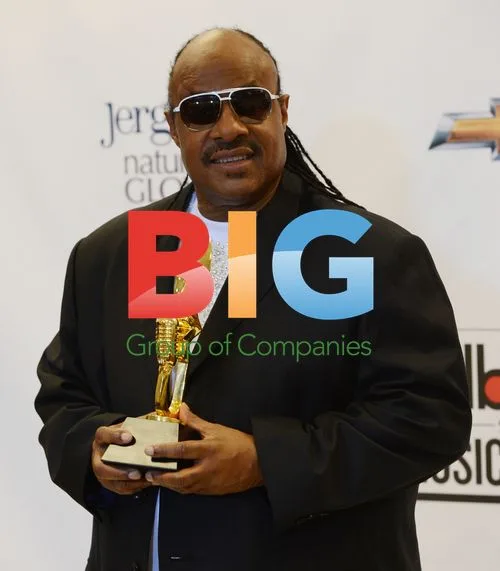 Stevie Wonder Accepts Icon Award