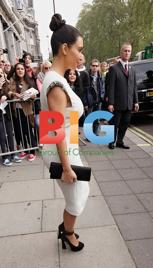 Kim Kardashian Leaving Hotel