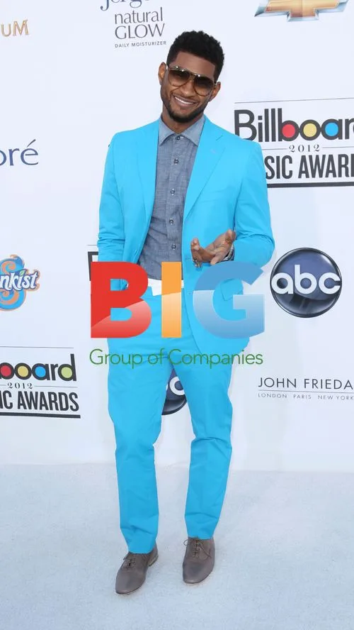 Usher arrives at Billboard Music Awards 2012