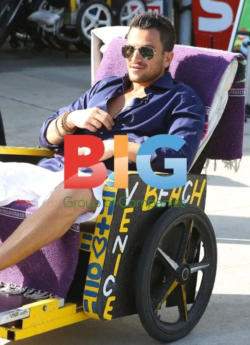 Peter Andre Sightseeing in Venice Beach