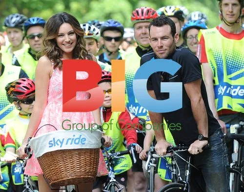 Kelly Brook and Mark Cavendish on Skyride 2012