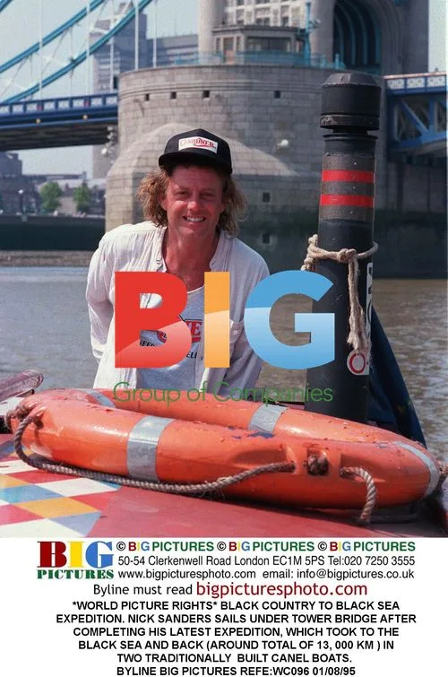 Nick Sanders Sails Under Tower Bridge