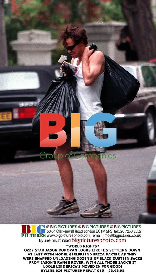 Jason Donovan and Girlfriend Erica Baxter Unload Bags