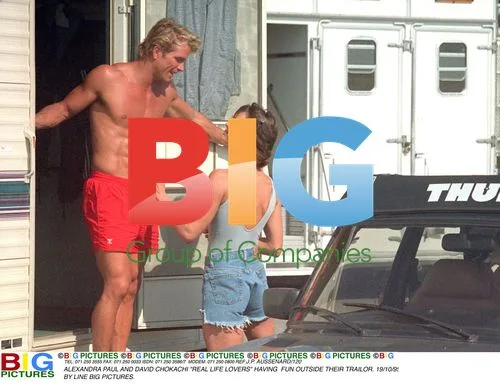 Alexandra Paul and David Chokachi on 'Baywatch' set