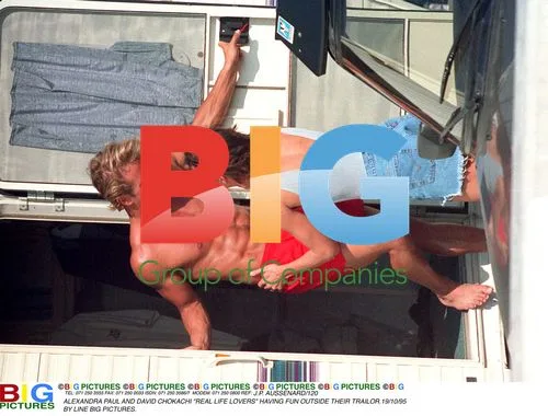 Alexandra Paul and David Chokachi on Baywatch set