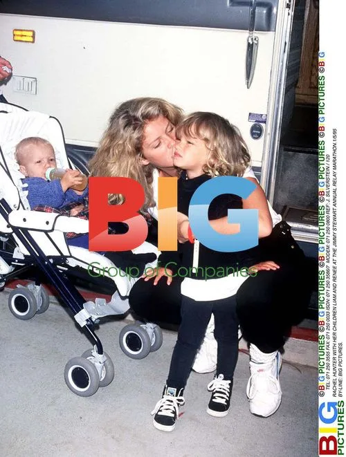 RACHEL HUNTER WITH KIDS AT JIMMY STEWART MARATHON
