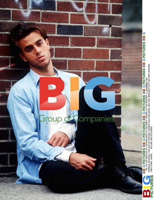 Enrique Iglesias Makes First Record