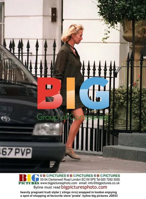 Heavily Pregnant Trudi Styler Shopping in London
