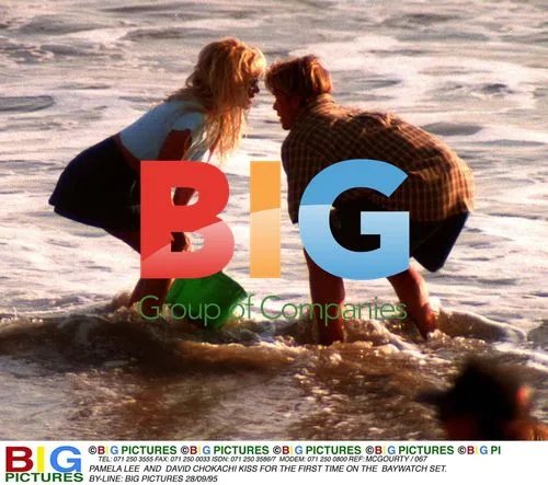 Pamela Lee and David Chokachi Kiss on Baywatch Set