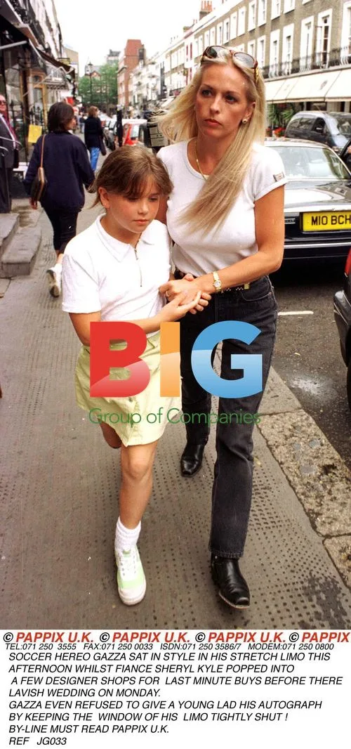 GAZZA AND FIANCEE SHOP BEFORE WEDDING